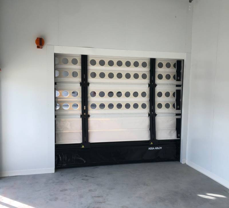 Installation et programmation d'une porte souple industrielle à empilement à Vitrolles